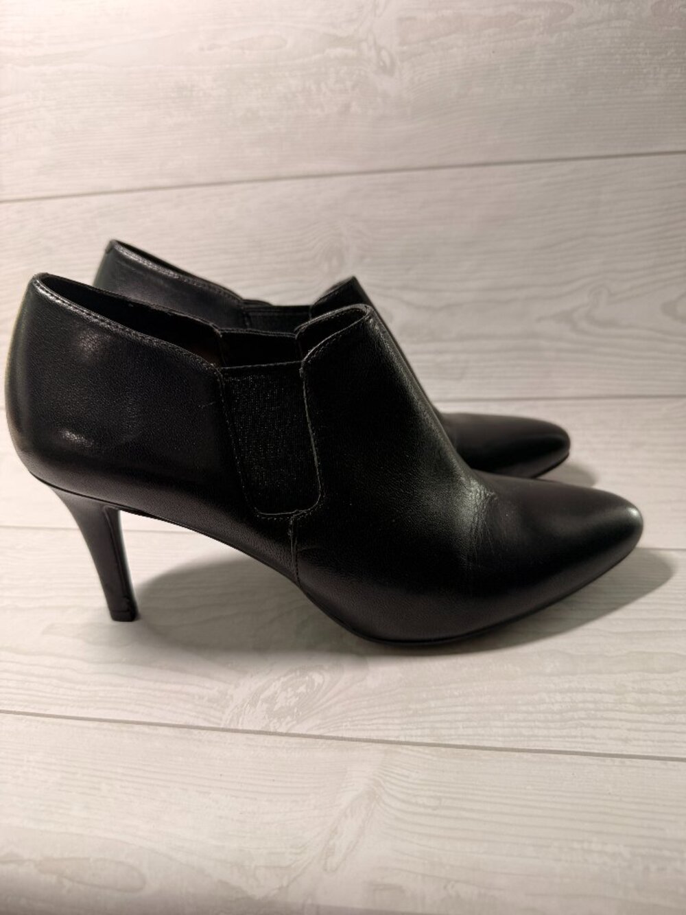 Cole Haan Black Leather Pointed Toe Booties Size 9B